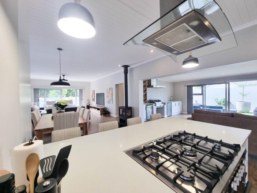 3 Bedroom Property for Sale in Sandbaai Western Cape